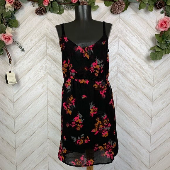 Volcom Dresses & Skirts - Volcom | Flowerless Dress M/M